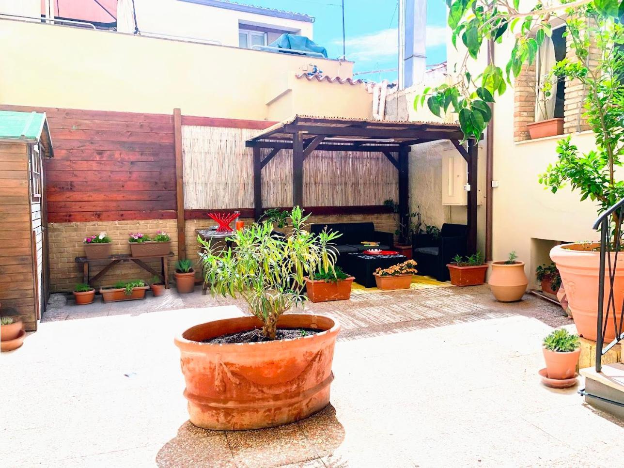 Oasi Urbana Con Terrazza E Vista Apartment Cagliari Exterior photo