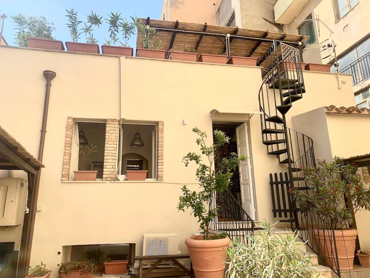 Oasi Urbana Con Terrazza E Vista Apartment Cagliari Exterior photo